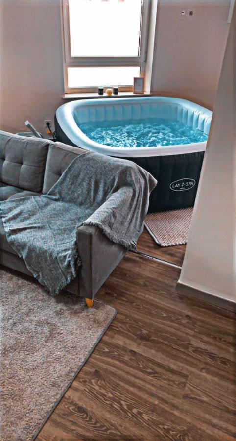 سيراين Appartement Cosy Et Chaleureux Avec Jacuzzi المظهر الخارجي الصورة